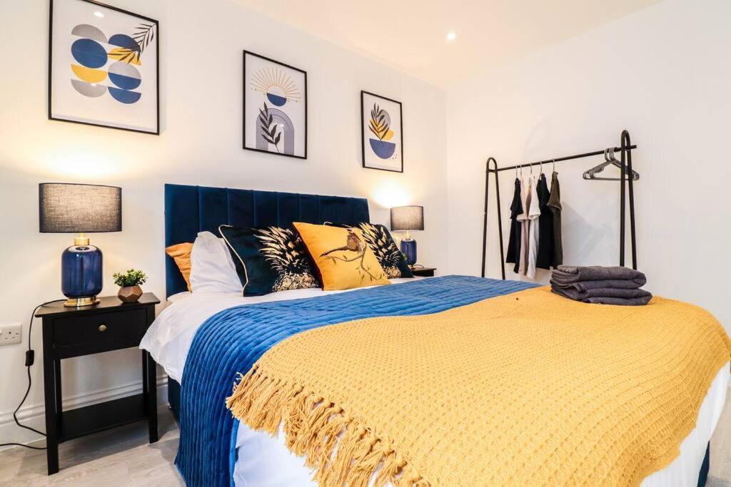 Rare 1 Bed Flat Close To Station - 10mins To Londra