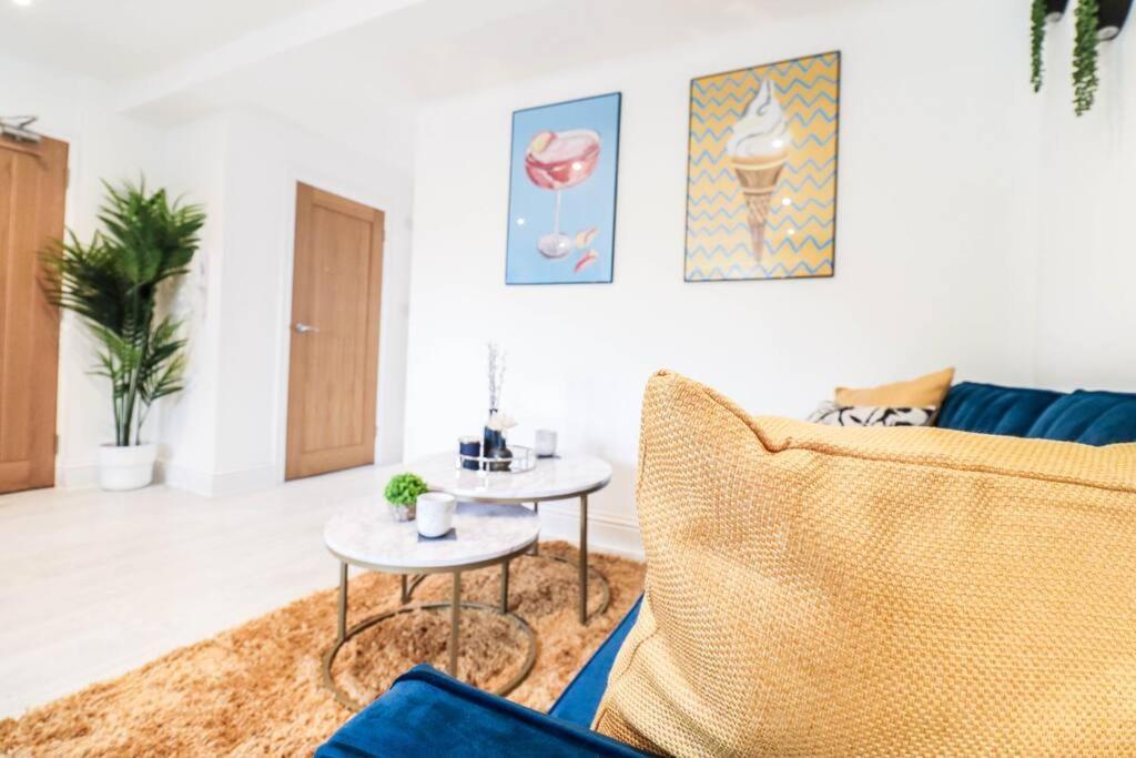 Rare 1 Bed Flat Close To Station - 10mins To * Londra
