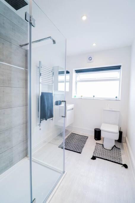 Apartament Rare 1 Bed Flat Close To Station - 10mins To