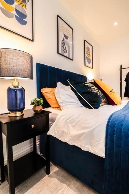 Rare 1 Bed Flat Close To Station - 10mins To Londra