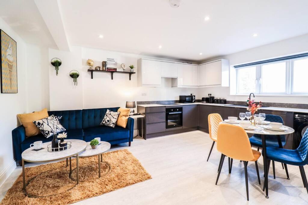 Rare 1 Bed Flat Close To Station - 10mins To Apartament *