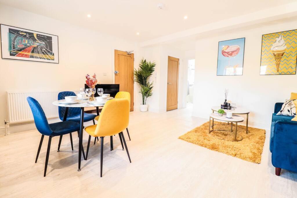 Apartament Rare 1 Bed Flat Close To Station - 10mins To Londra