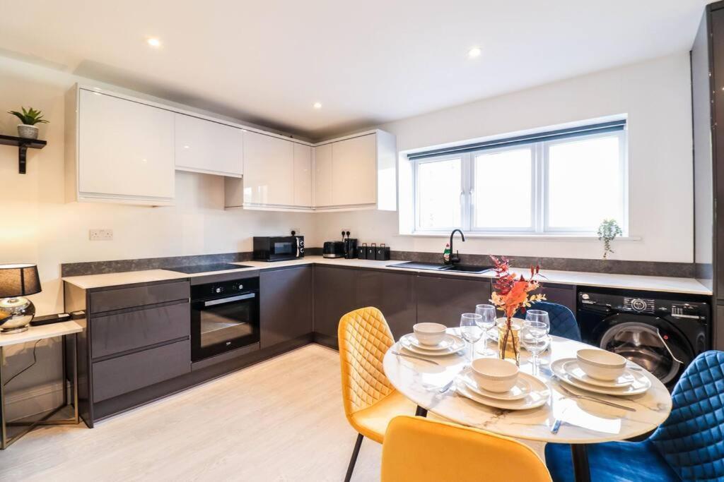 Rare 1 Bed Flat Close To Station - 10mins To * Londra